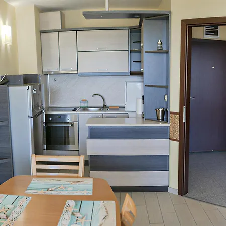 Family With Sea View & Pool In Zlatna Kotva 아파트 골든샌드