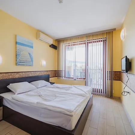 Family With Sea View & Pool In Zlatna Kotva 아파트 *