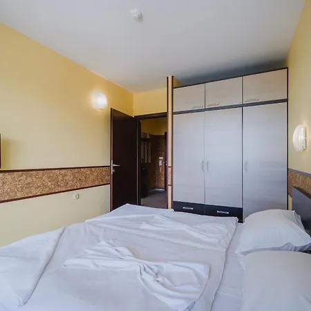아파트 Family With Sea View & Pool In Zlatna Kotva 골든샌드